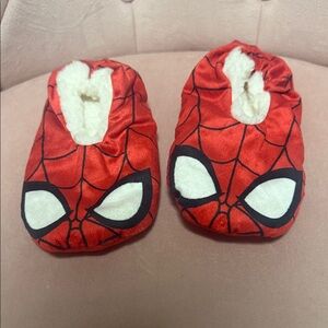 NWOT- Marvel Spider-Man Red Plush Slippers - Kids, never worn size small